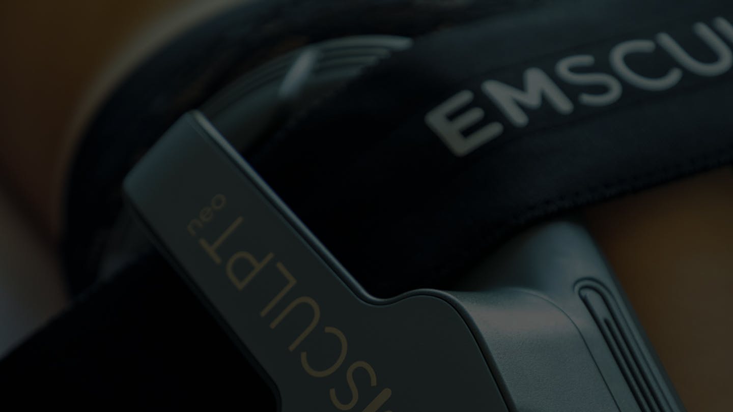 Séance d'EMSculpt avec le Dr. Alexandre Mertens