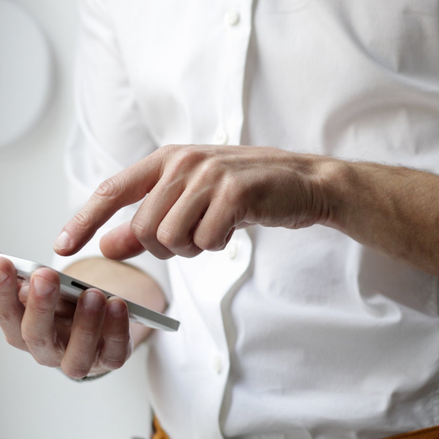 align22 - osoba na telefonie