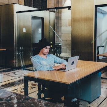 image about Fast, free, flexible contractor management with Remote