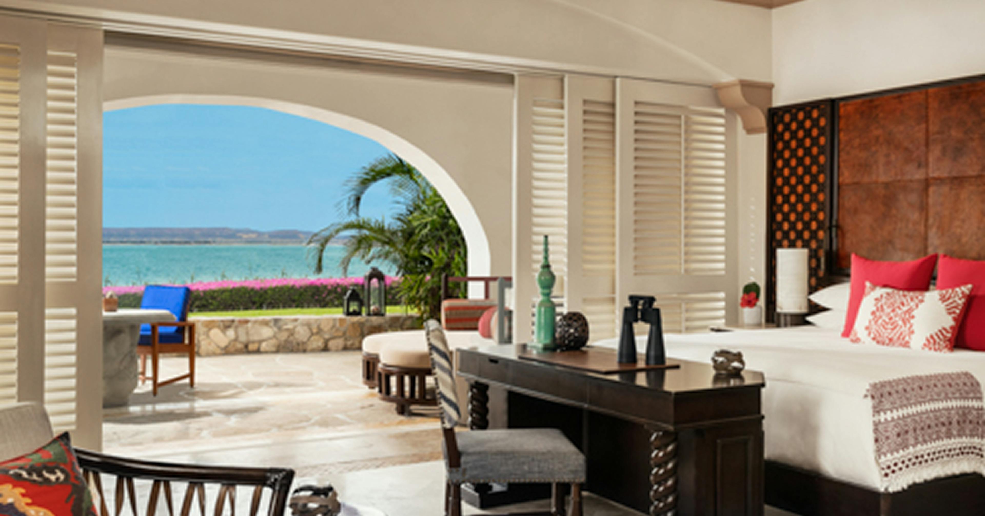 Junior Suite Ocean Front Plunge 1