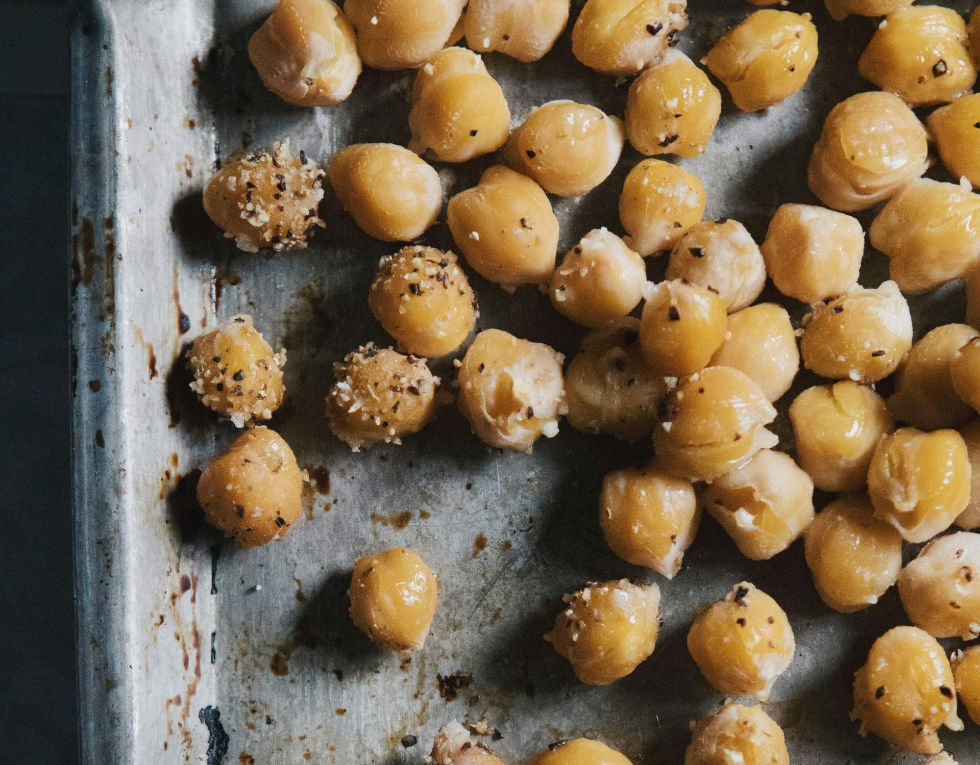 baking tray of chickpeas