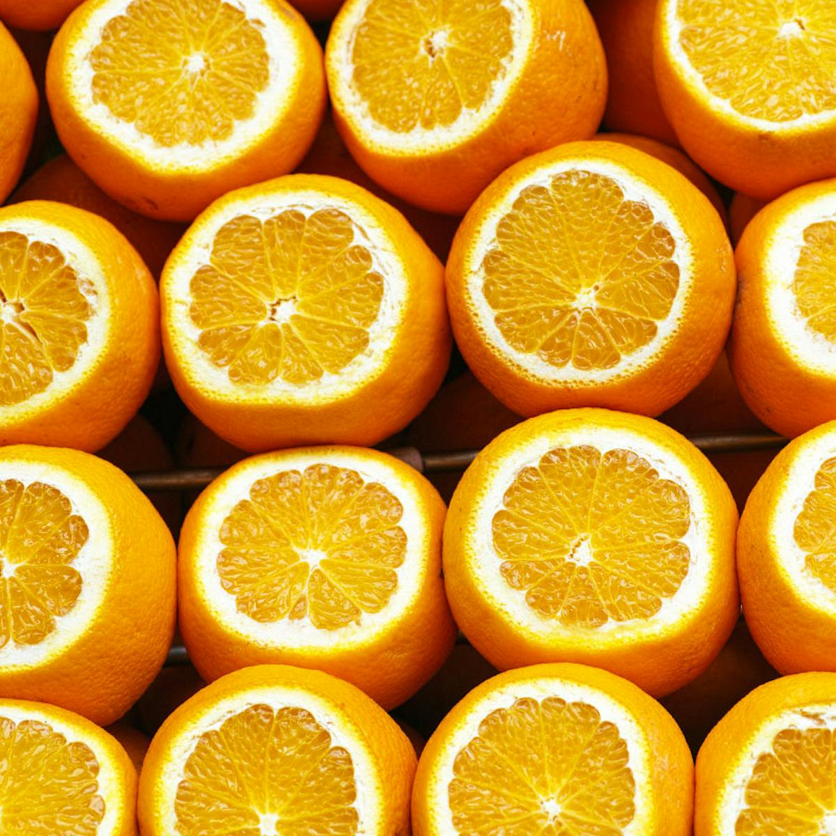 Orange vitamin. Витамин c оранжевые. Витамины оранжевые и жёлтые.