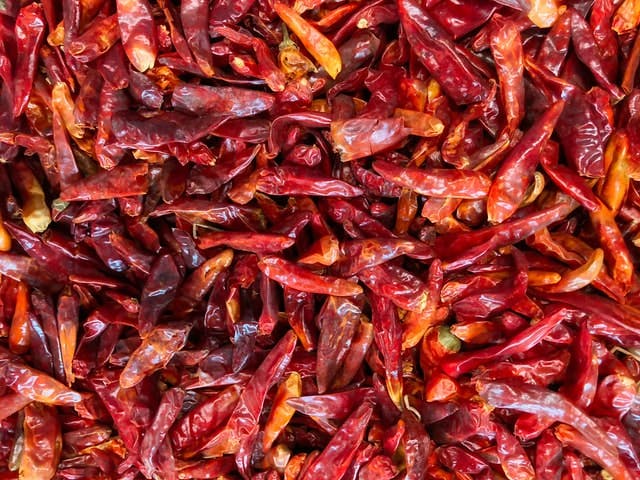 dried chillies 