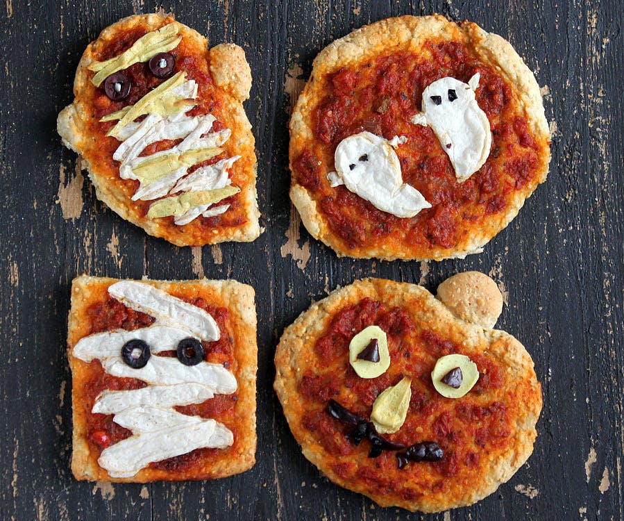 pizzas that look like ghosts