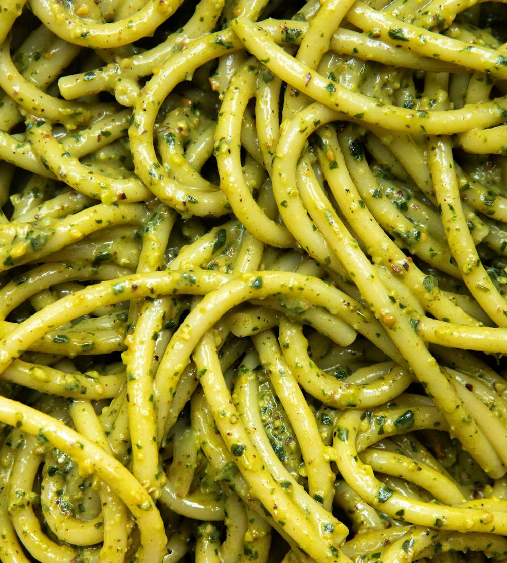 close up shot of pesto pasta