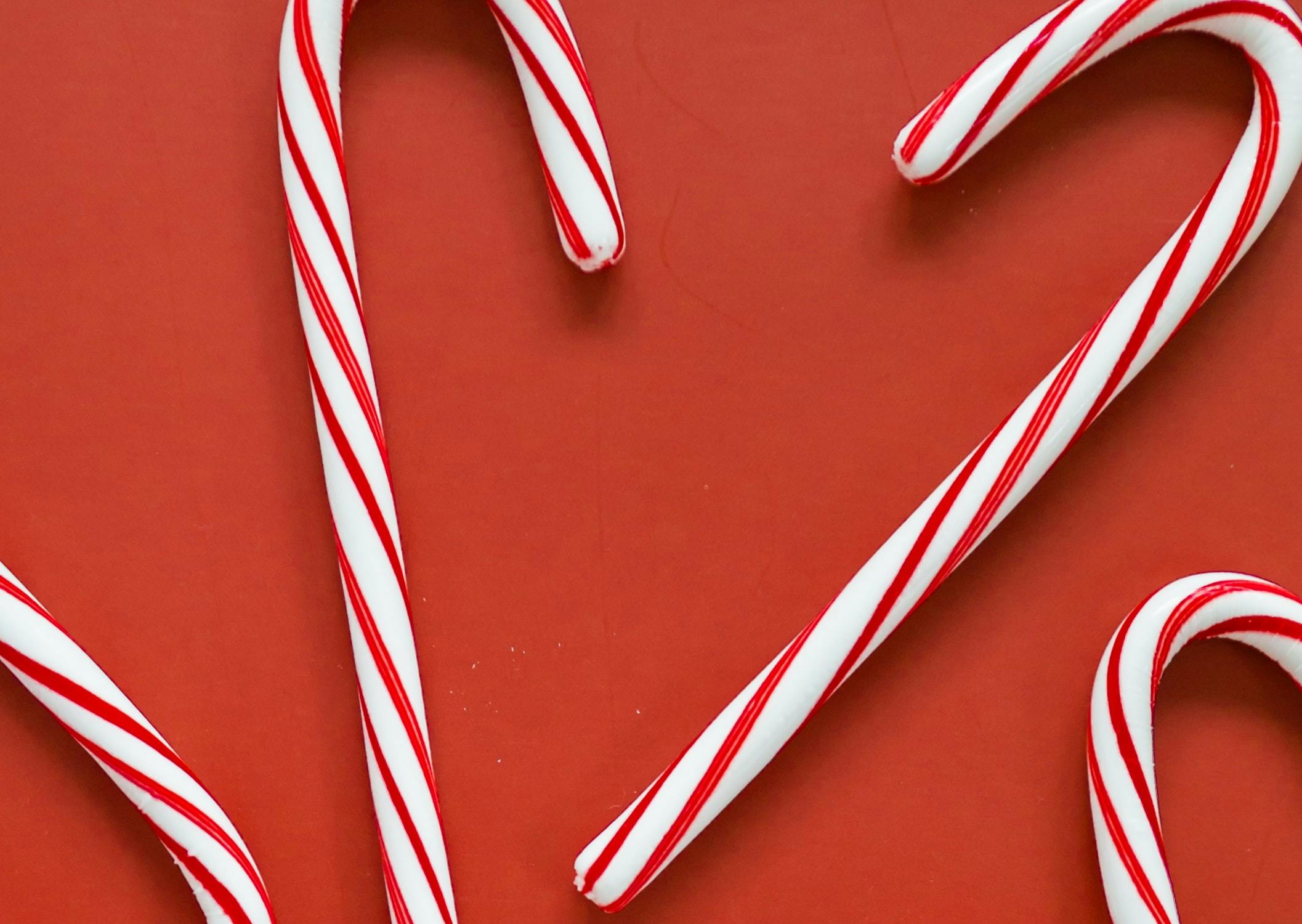 candy canes  in a circle