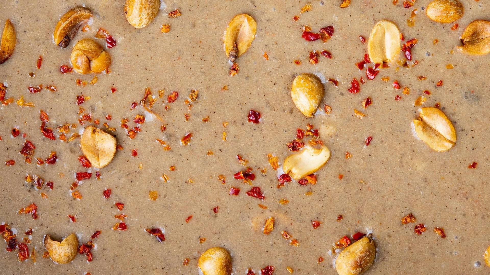 massaman sauce with peanuts