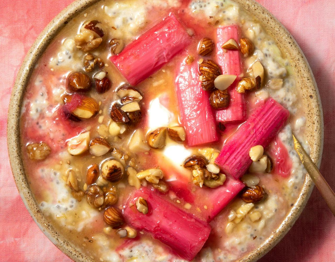 rhubarb and chia pudding