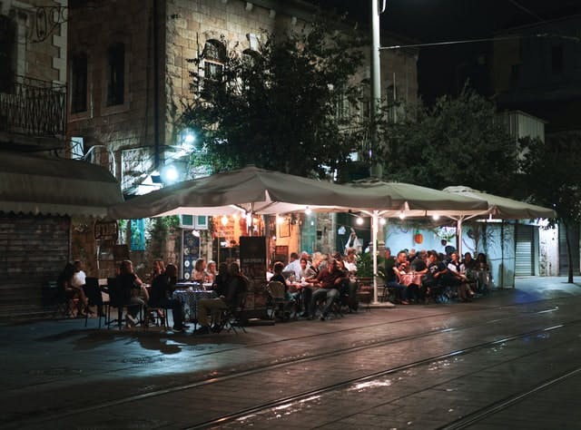 outdoor eating of a restaurant 