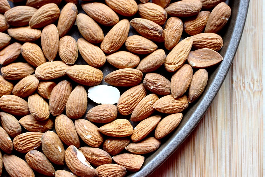 Sprouted almonds deals