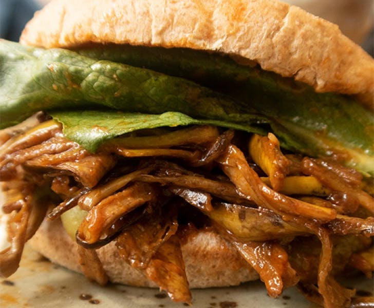 banana skin pulled 'pork' sandwich