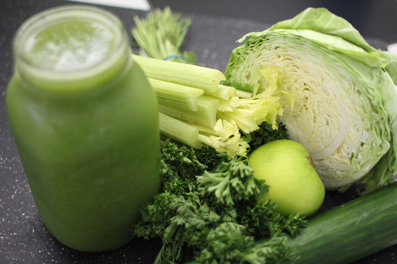 green juice and green vegetables 