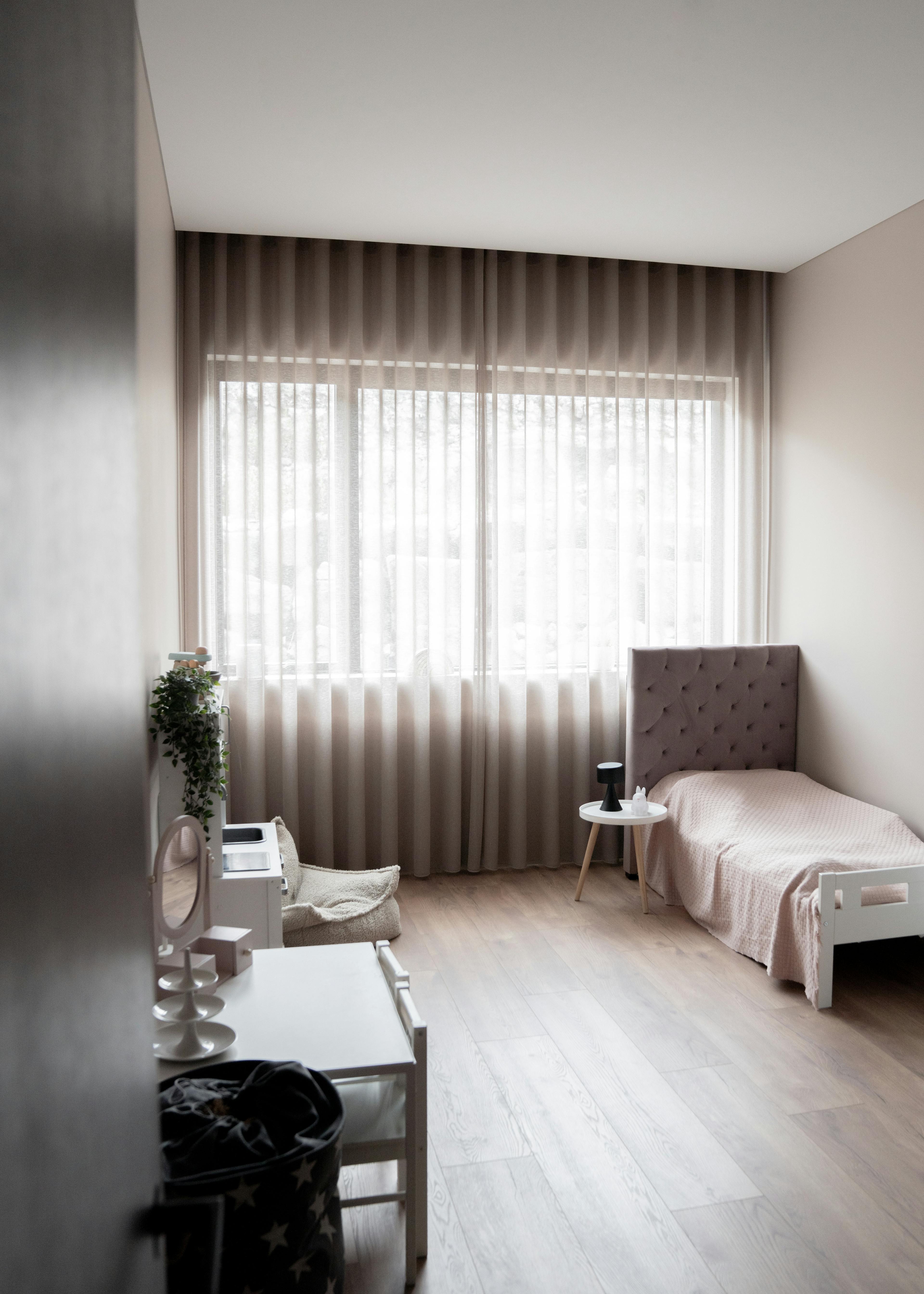 Þunn efni – Decade litur 221384 Biscuit