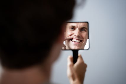 curodont repair, karies regeneration, zahnschmelz, zahnbehandlung, schmerzfreie kariesbehandlung, zahnmedizin, schweiz, remineralisation, zahngesundheit, zahnsubstanz, natürliche kariesbehandlung, zahnheilkunde, zahnerhalt, zahnpflege, gesunde zähne