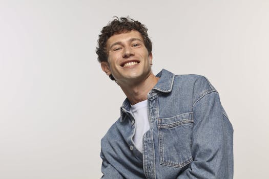 professionelle Zahnreinigung, weiße Zähne, Verfärbungen, Zahnstein, Mundhygiene, Karies, Zahnschmelz, Zahnpasta, Zahnfleisch, Zahnaufhellung, Zahnpflege, Zähneputzen, Beläge, Zahnseide, Zähne weißer, Zahnarztpraxis, strahlendes Lächeln, Zahnzwischenräume, Veneers, Zahnbelag, Mundspülung, Zahnpasten, PZR, Zahncremes, Zahnfarbe, Zahnoberfläche, weißes Lächeln, Whitening, Hausmittel, Home-Bleaching, gesunde Zähne, Wasserstoffperoxid, strahlend weiße Zähne, Zahnverfärbungen, Zahngesundheit, Parodontitis, schöne weiße, Hausmitteln, Zahnfleischentzündungen, verfärbte Zähne, schönes Lächeln, freiliegende Zahnhälse, Bleaching Produkte, professionelles Bleaching, Füllungen, gründliche Reinigung, Fluorid, aufhellender Effekt,