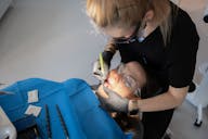 alpine white, recuperar as gengivas, higiene dental, retração gengival, placa bacteriana, higiene bucal, gengiva retraída