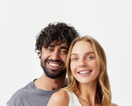 Alpine White, Tártaro, placa bacteriana, saúde bucal, higiene bucal, cálculo dental, clareamento dental, superfície dos dentes, dentes brancos, acúmulo de placa