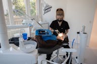 alpine white, Tratamento da periodontite