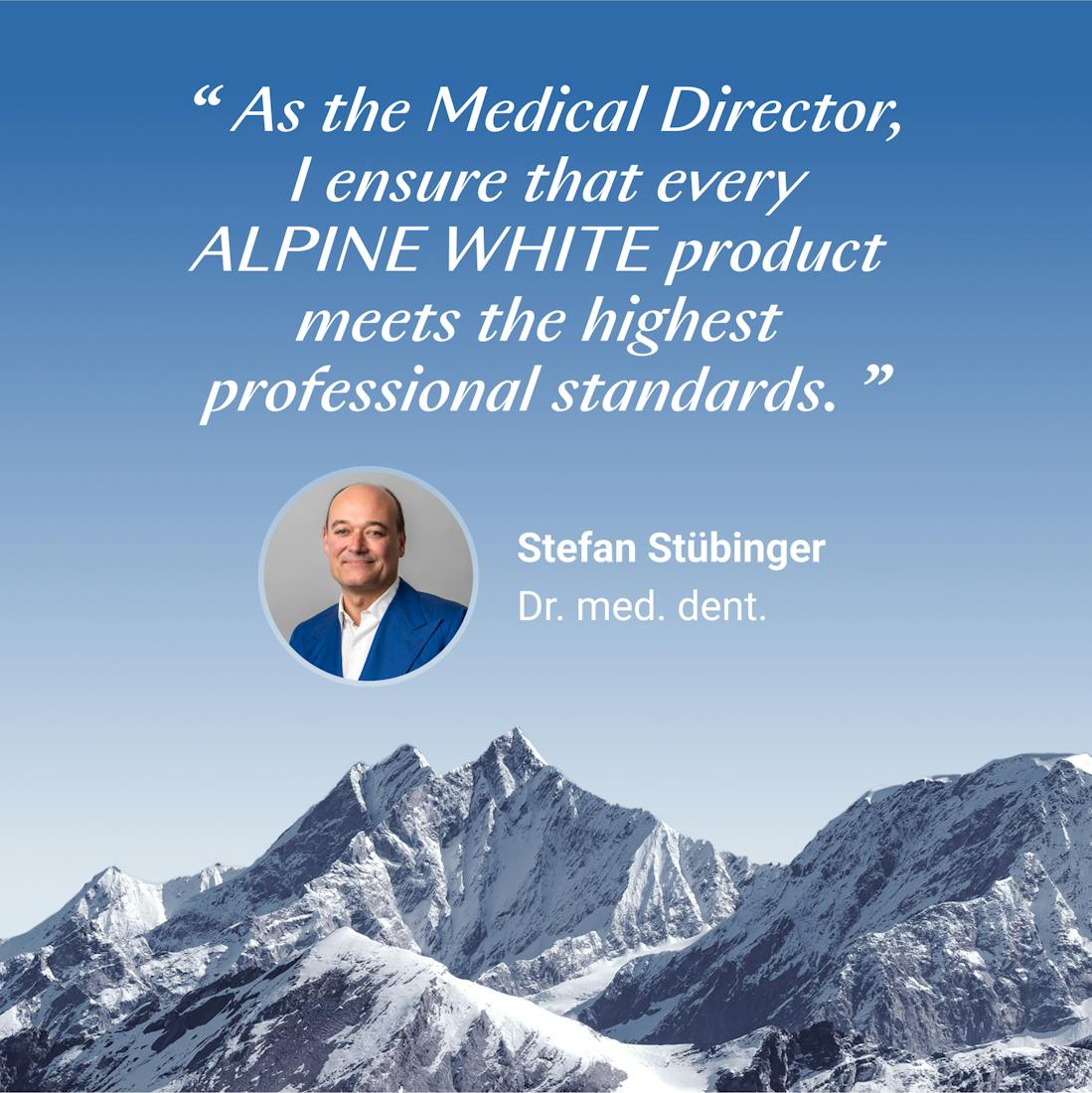 Pack Blanchiment Alpine White avec poudre au charbon actif, bandes blanchissantes et mousse blanchissante. Routine complète pour un sourire visiblement plus blanc à la maison.