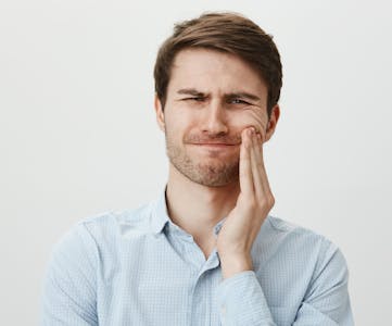 Dead teeth, causes of dead teeth, symptoms of dead teeth, treatment of dead teeth, dental pulp, root canal treatment, dental health, dental nerve, dead tooth, tooth root.