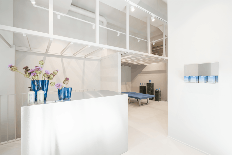 bleaching lounge, blanchiment professionnel, blanchiment des dents, sourire d'une blancheur éclatante, Zurich, ALPINE WHITE, dents sensibles, sans douleur, blancheur naturelle, blanchiment professionnel des dents, éliminer les taches sur les dents, dentisterie, santé dentaire, hygiène dentaire, prix justes, blanchiment Zurich