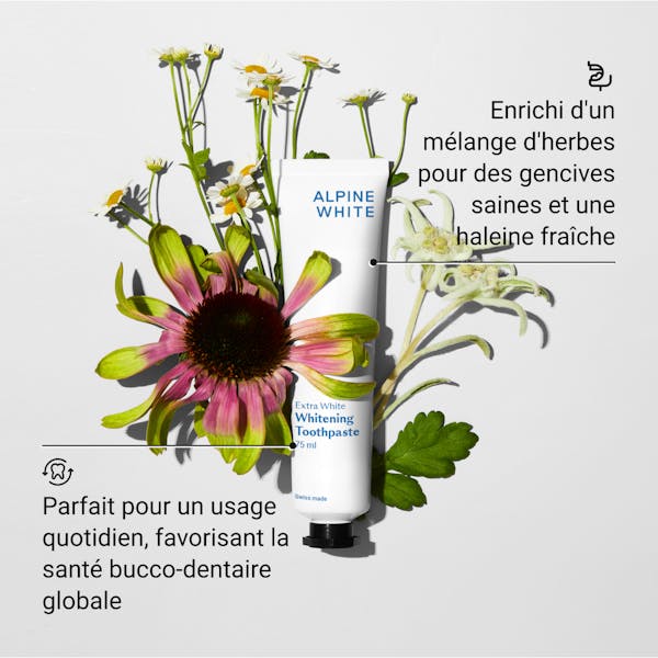 Dentifrice Blanchissant Extra White Alpine White avec PAP et charbon actif, pour des dents visiblement plus blanches et une haleine fraîche. Formule suisse végane, douce pour l’émail et efficace contre les taches tenaces.