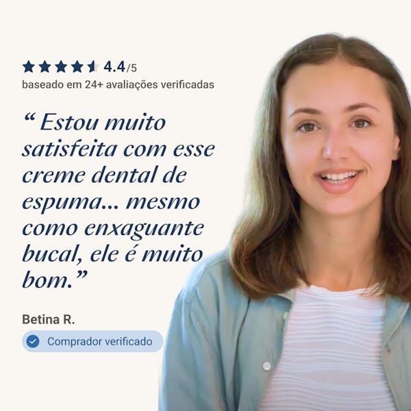 Espuma Clareadora ALPINE WHITE – clareamento dental imediato com efeito óptico instantâneo, proporcionando dentes mais brancos e hálito fresco em segundos. Fórmula suíça, vegana e cruelty-free.