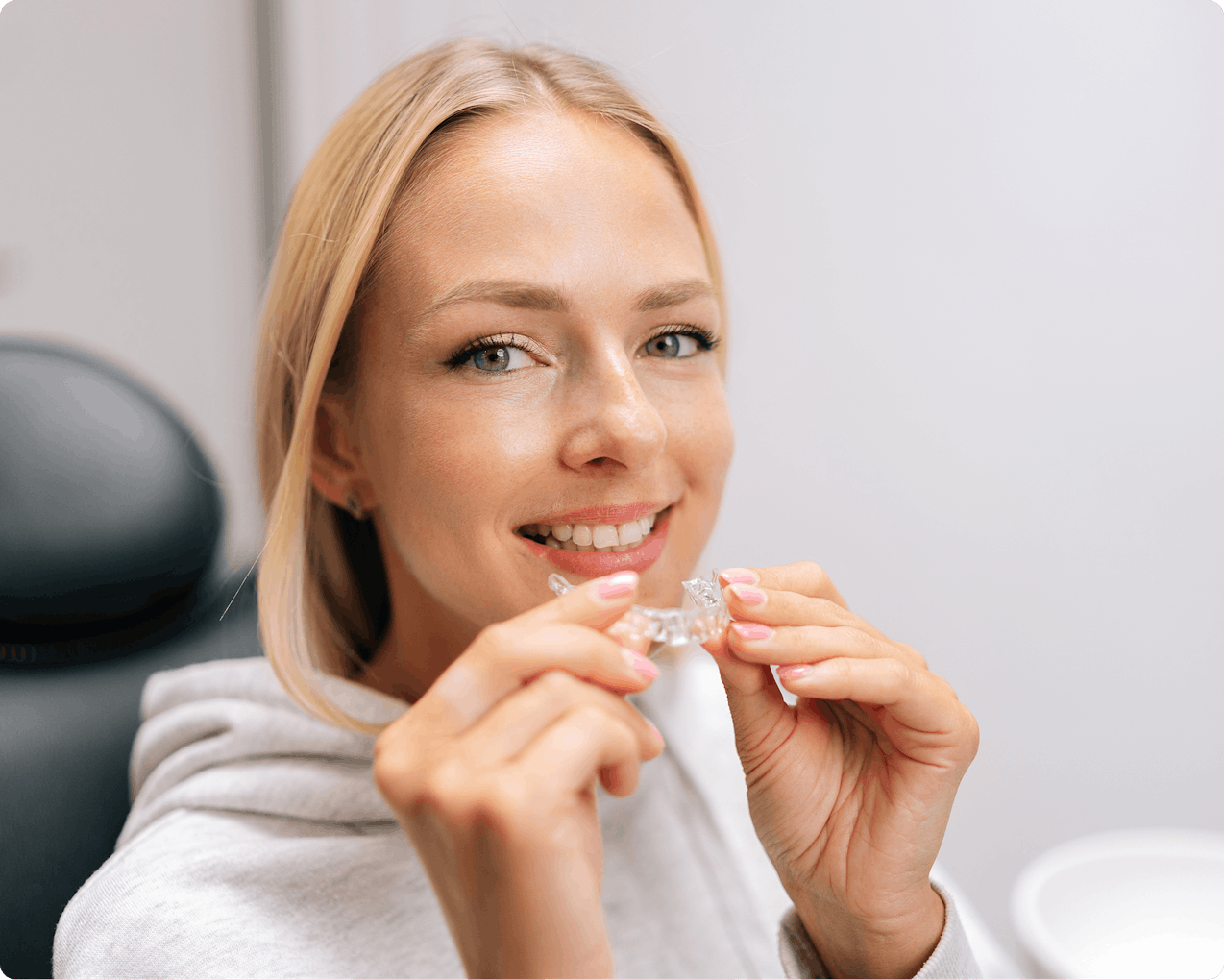 Aligner, invisible aligners, aligner treatment, aligner Switzerland, Spark aligner, teeth straightening, aligner trays, braces alternative, correcting tooth position, aligner cost, aligner experiences, aligner consultation, order aligners online, aligner provider, aligner test, Alpine White aligner, transparent aligners, adult teeth straightening, aligner wearing comfort, buy aligner trays