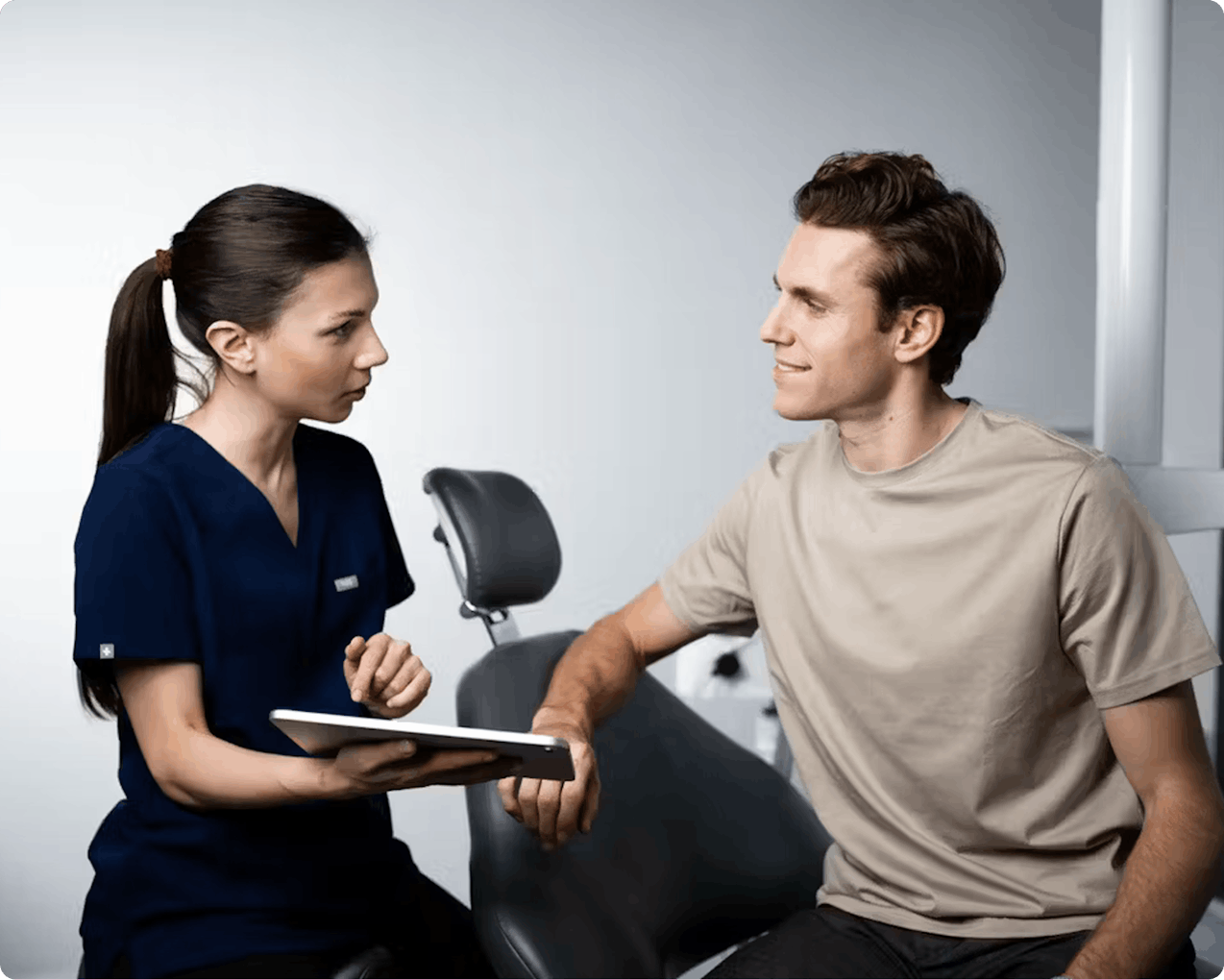 Aligner, invisible aligners, aligner treatment, aligner Switzerland, Spark aligner, teeth straightening, aligner trays, braces alternative, correcting tooth position, aligner cost, aligner experiences, aligner consultation, order aligners online, aligner provider, aligner test, Alpine White aligner, transparent aligners, adult teeth straightening, aligner wearing comfort, buy aligner trays