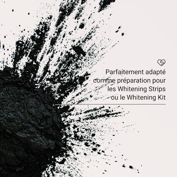 Poudre au charbon actif Alpine White, blanchiment naturel pour des dents plus blanches et une haleine fraîche. Élimine efficacement taches, plaque et tartre grâce à une formule suisse vegan, sans peroxyde.