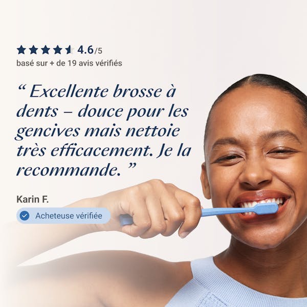 Brosse à dents écologique Alpine White, conçue en Suisse avec des poils extra-doux et ergonomiques. Fabriquée durablement à partir de paille de blé recyclée, idéale pour les gencives sensibles.