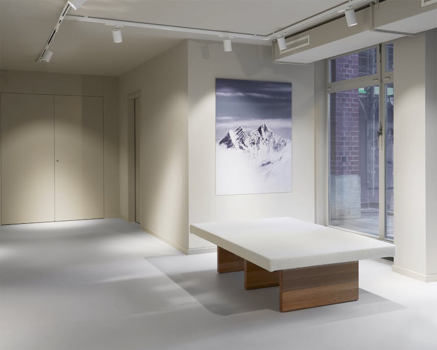 Studio Stadelhofen, Alpine White