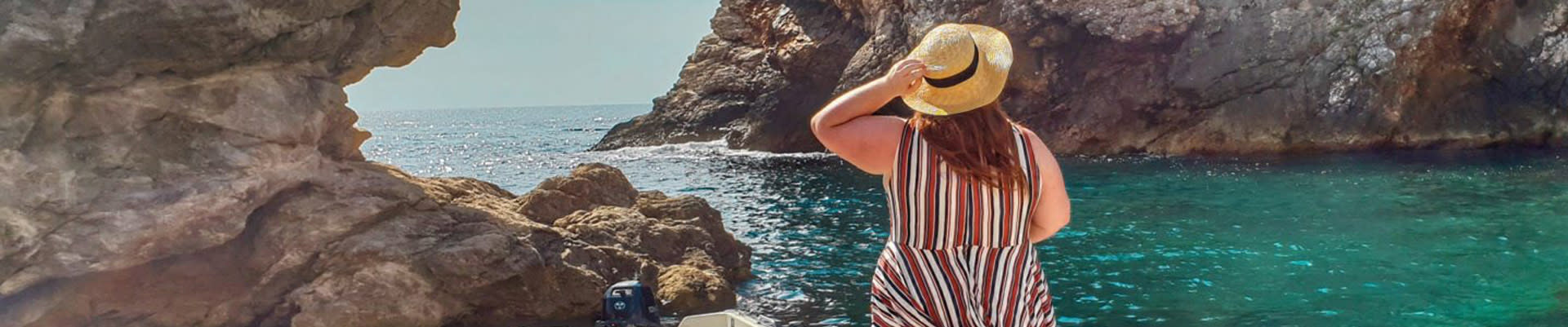Kirsty Leanne on a rocky beach