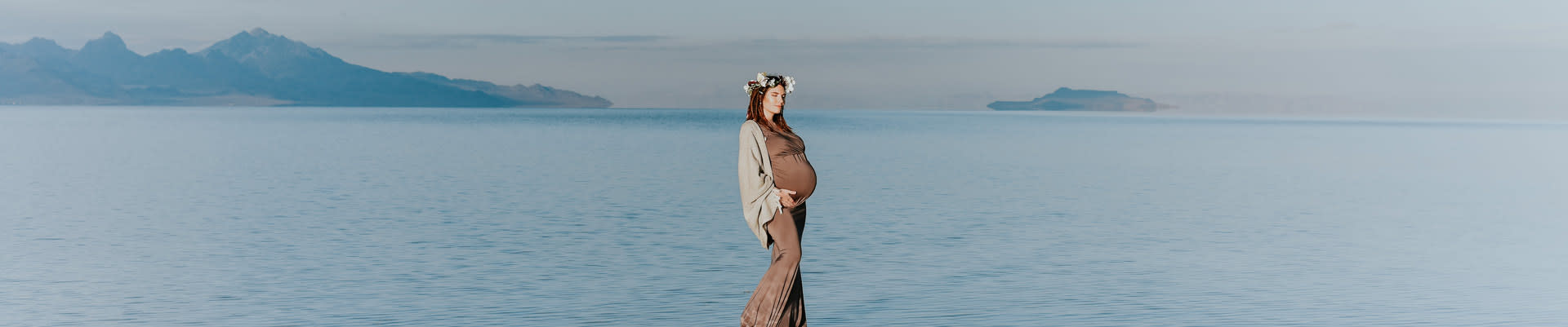 pregnant women at the beach