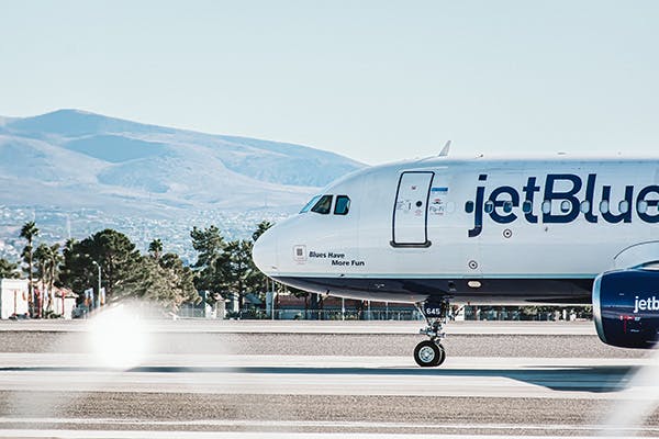 Picture of the front of a JetBlue aircraft