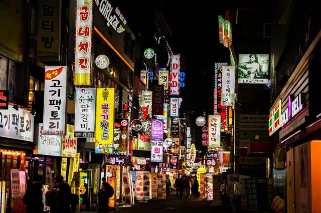 Neon and store signs in downtown Seoul