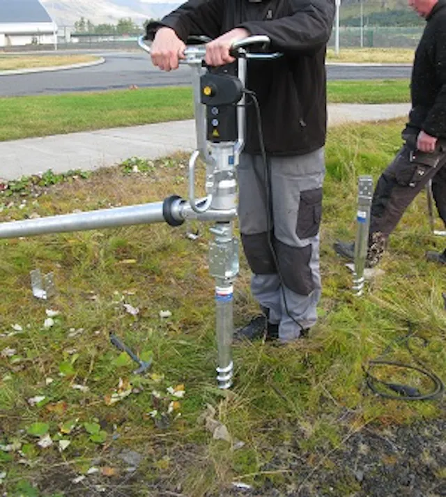 Jarðvegsskrúfur f/palla