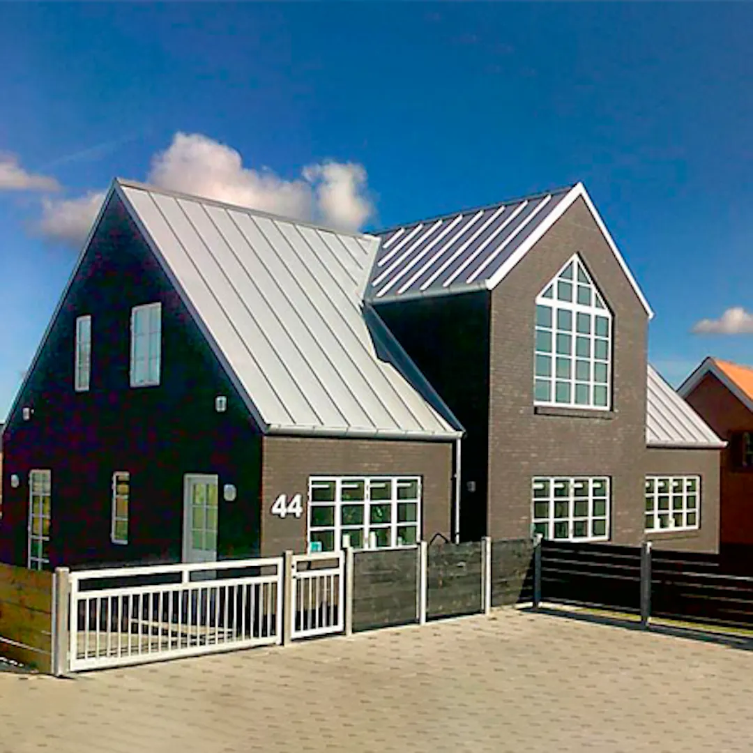 Læstar álklæðningar á þök