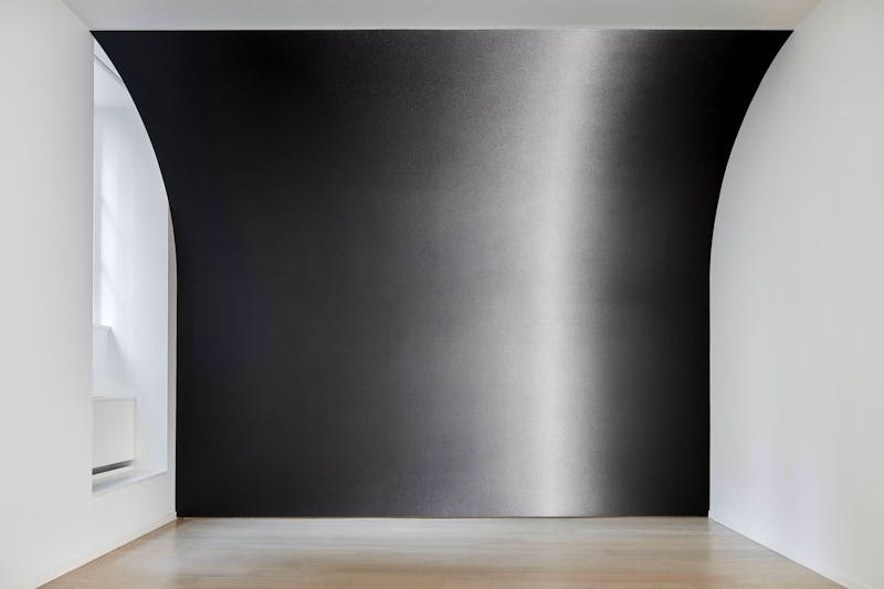 Sol Lewitt – Between the Lines