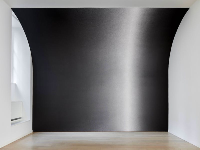 Sol Lewitt – Between the Lines