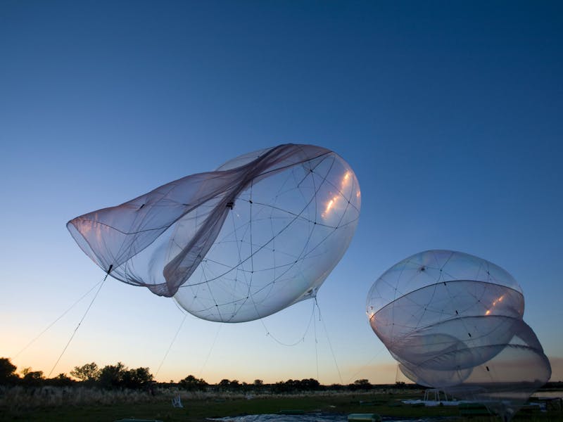 Tomás Saraceno – From Camogli to San Felipe, Spiders Weaving Stars...