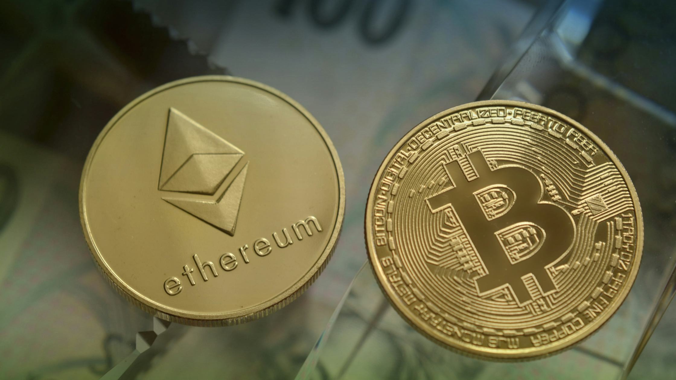 Bitcoin Briefly Reclaims $32K for First Time in Three Weeks