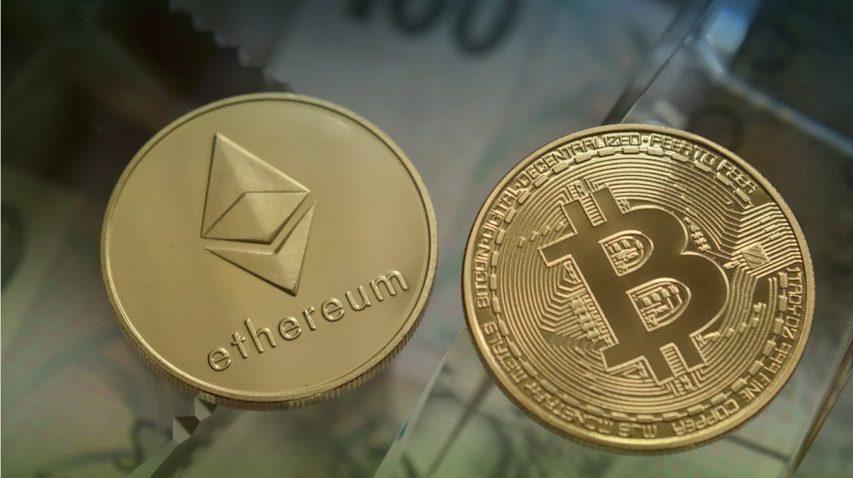 Bitcoin Slips Below $19,000 as Ethereum Drops 9% and Nears $1,000