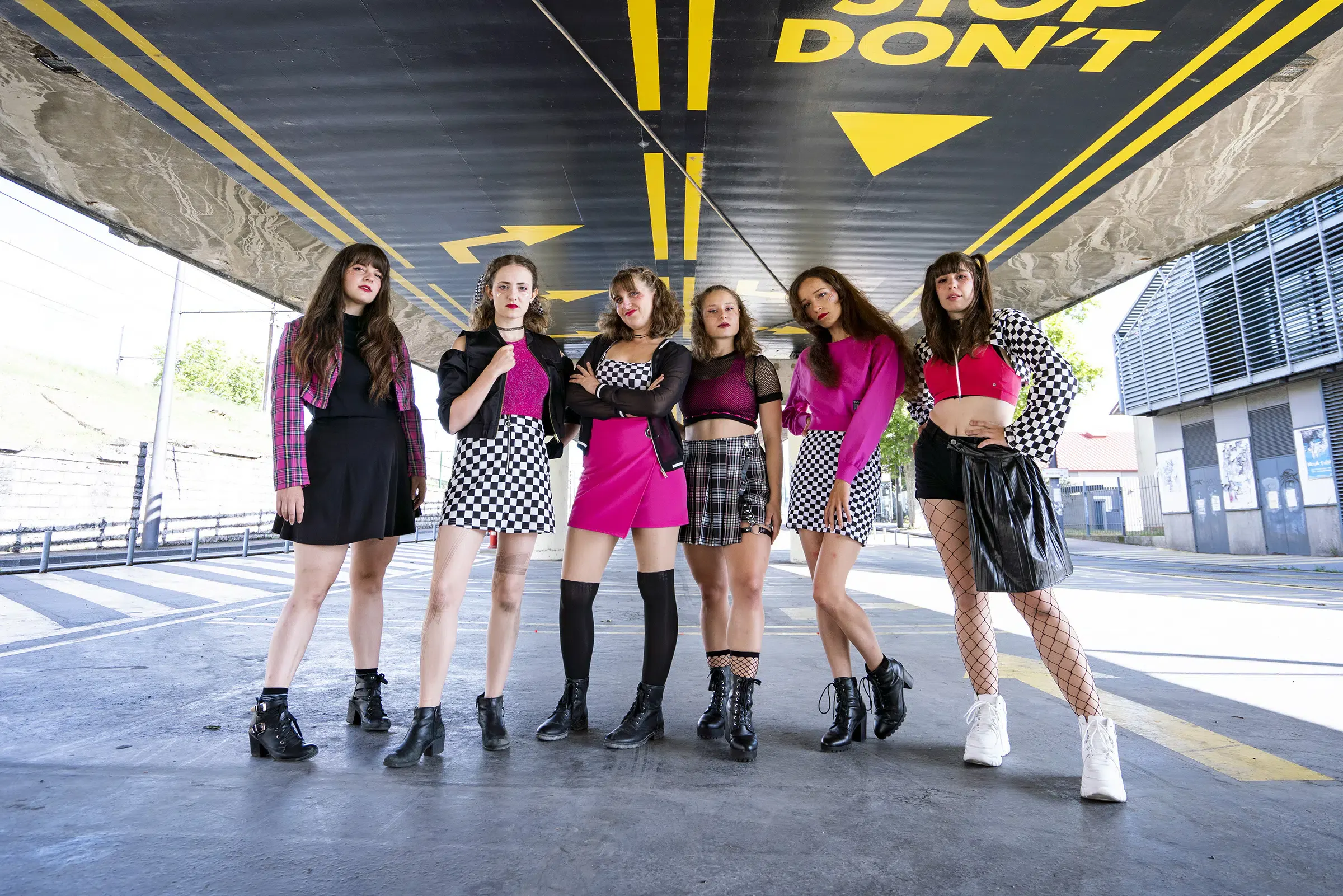 Danshari Kareshi group photo