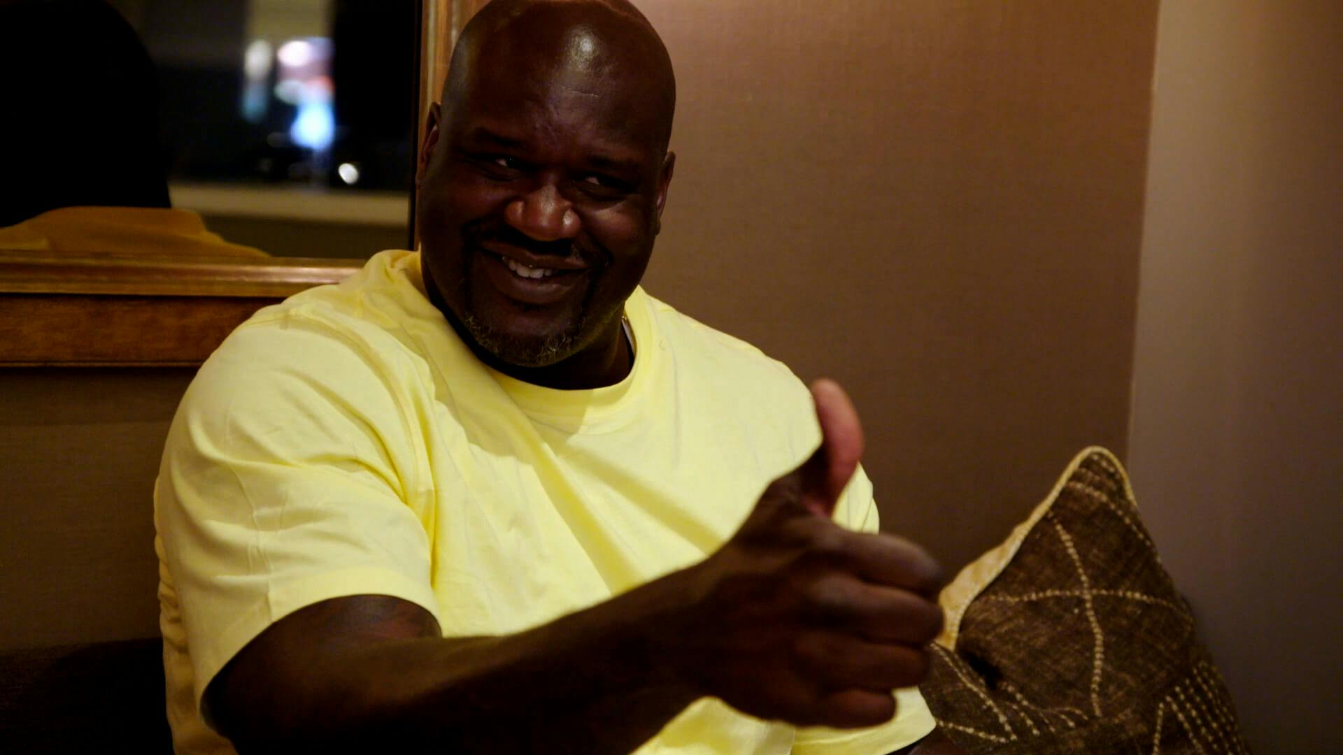 Man putting his thumbs up