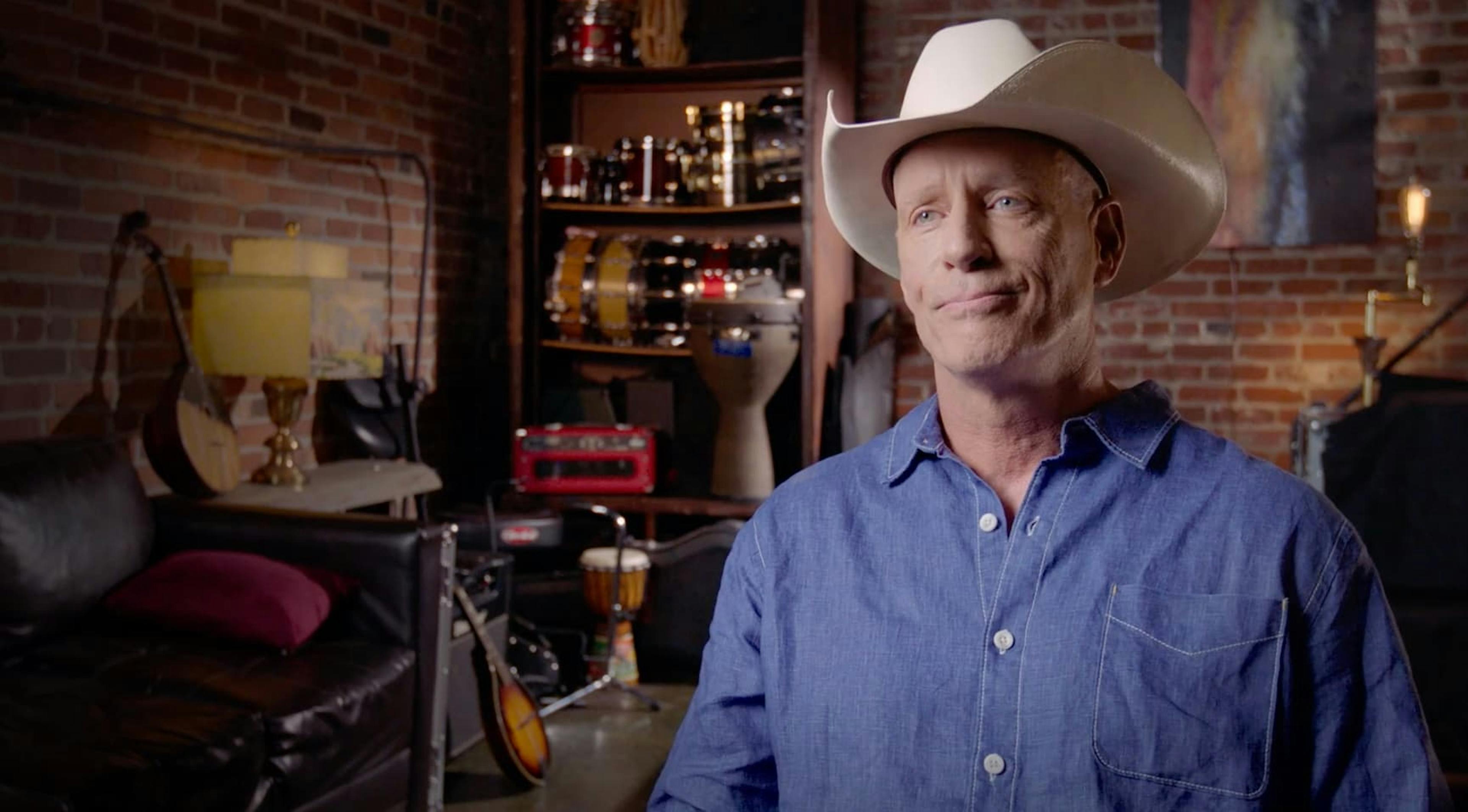 Man wearing cowboy hat