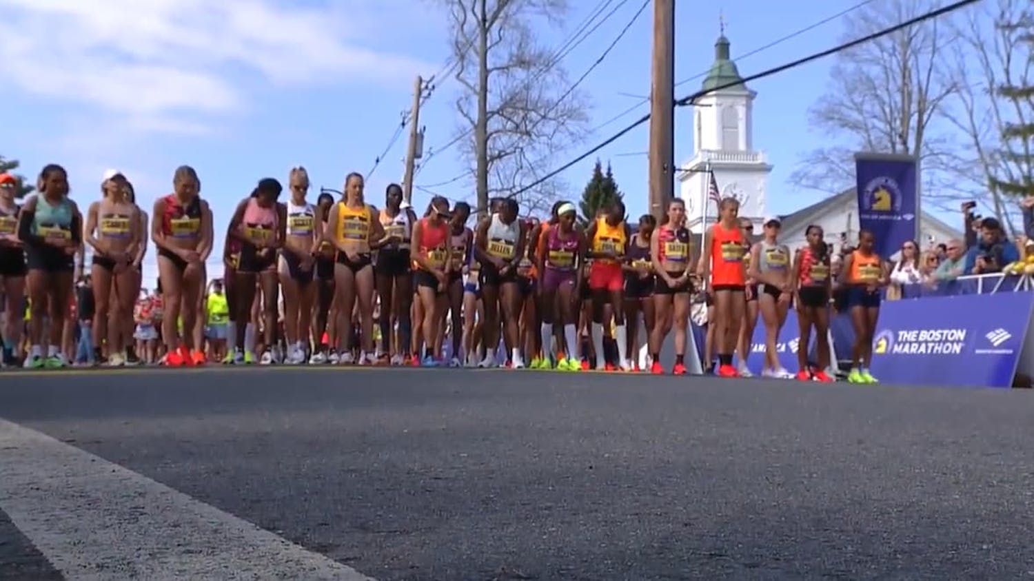 Runners preparing to start race 