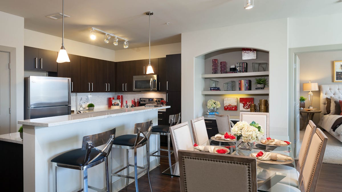 AMLI Apartment Lounge