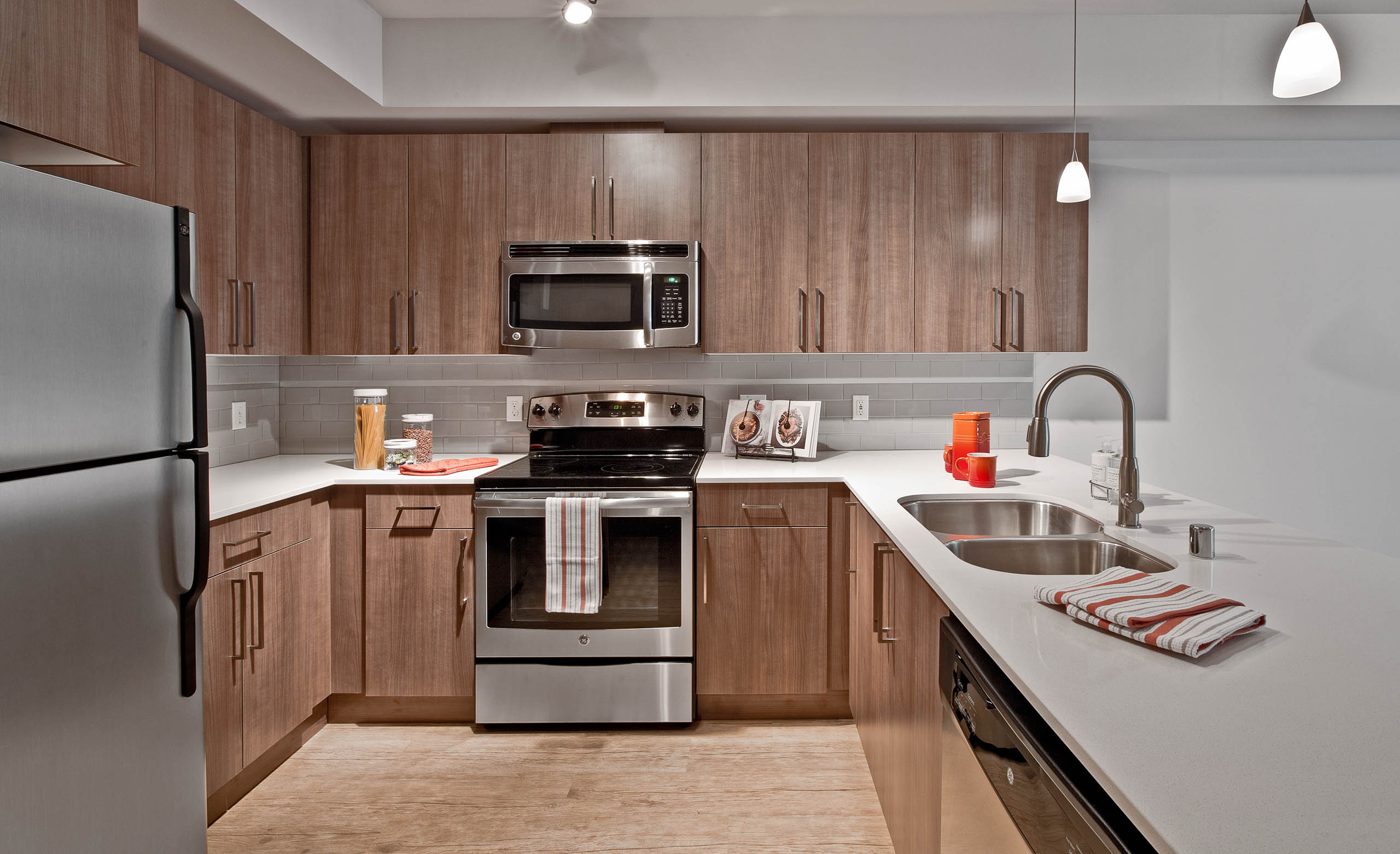 Seattle Corporate Apartments near Amazon AMLI South Lake