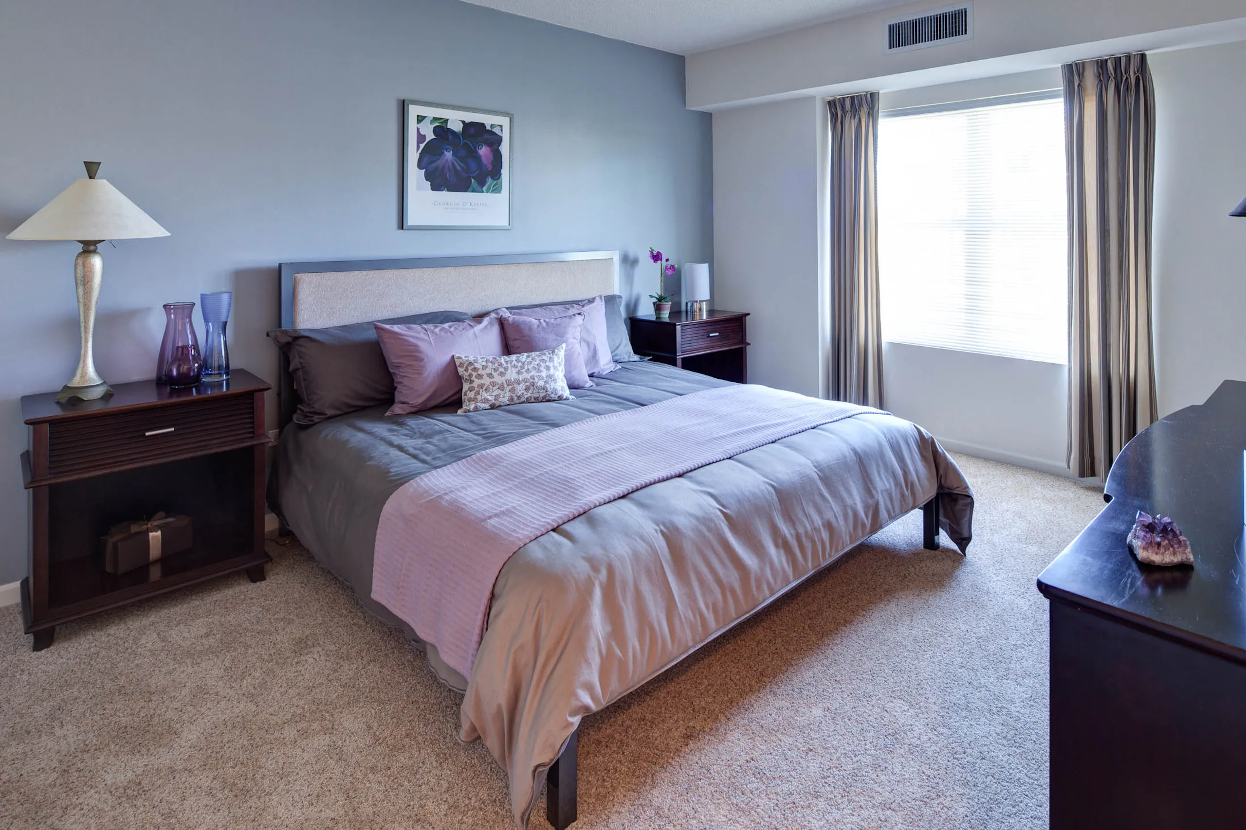 AMLI at Seven Bridges bedroom interior - Woodridge, IL